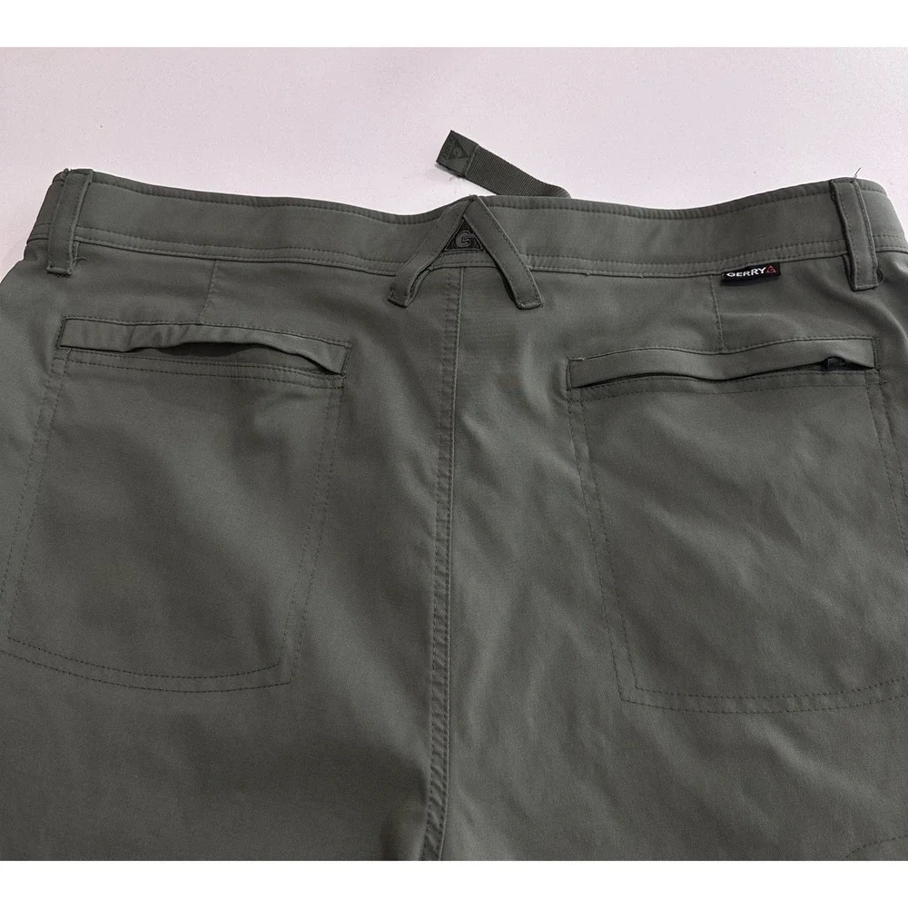 Gerry Green Shorts Adjustable Stretch Waist Zip Pockets Lightweight Men's 38